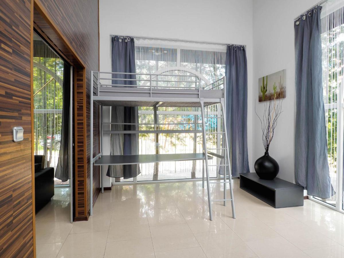 "Apollo" - Domki, Apartamenty I Pokoje Z Klimatyzacja Krynica Morska Exterior photo