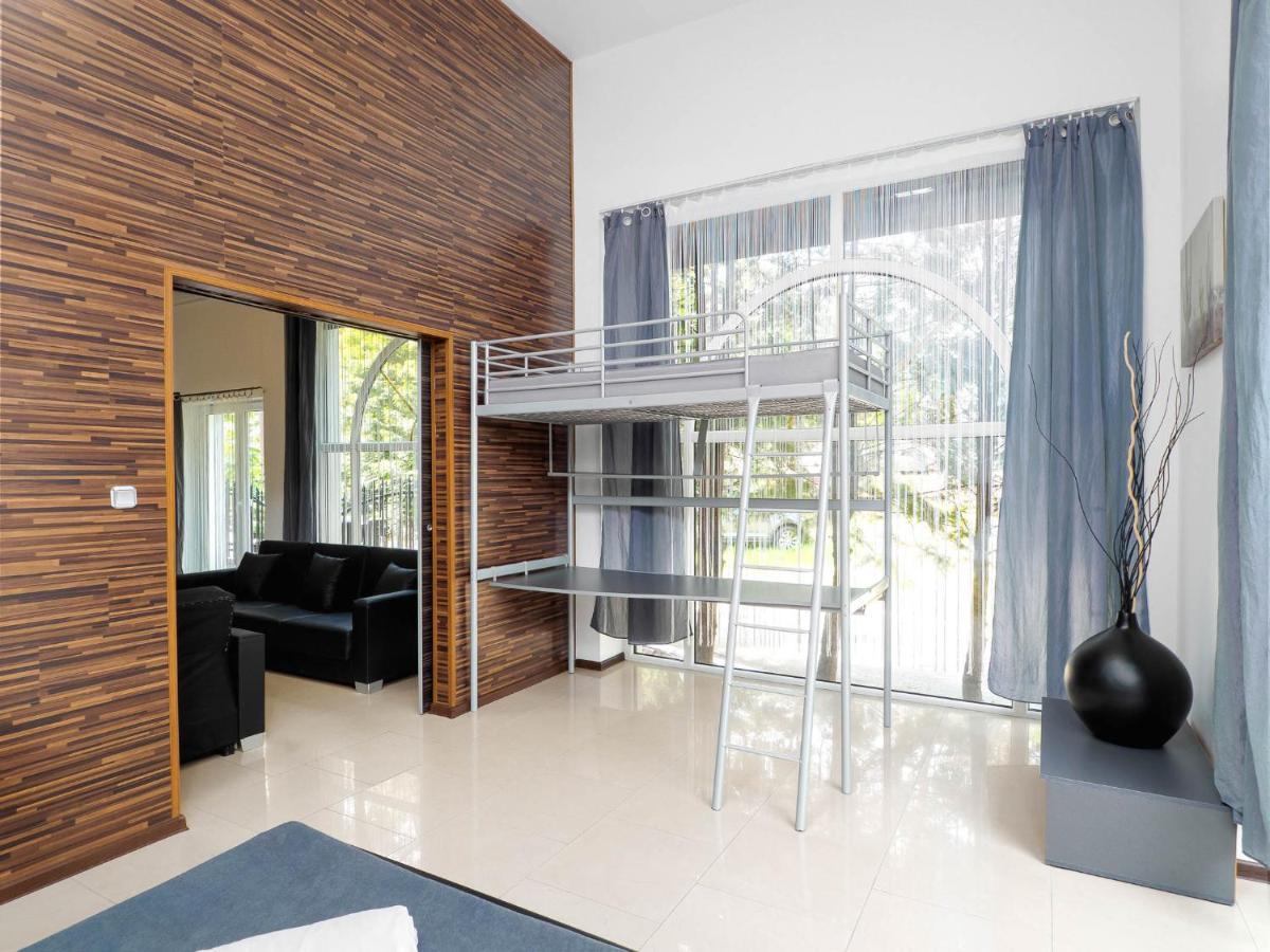 "Apollo" - Domki, Apartamenty I Pokoje Z Klimatyzacja Krynica Morska Exterior photo